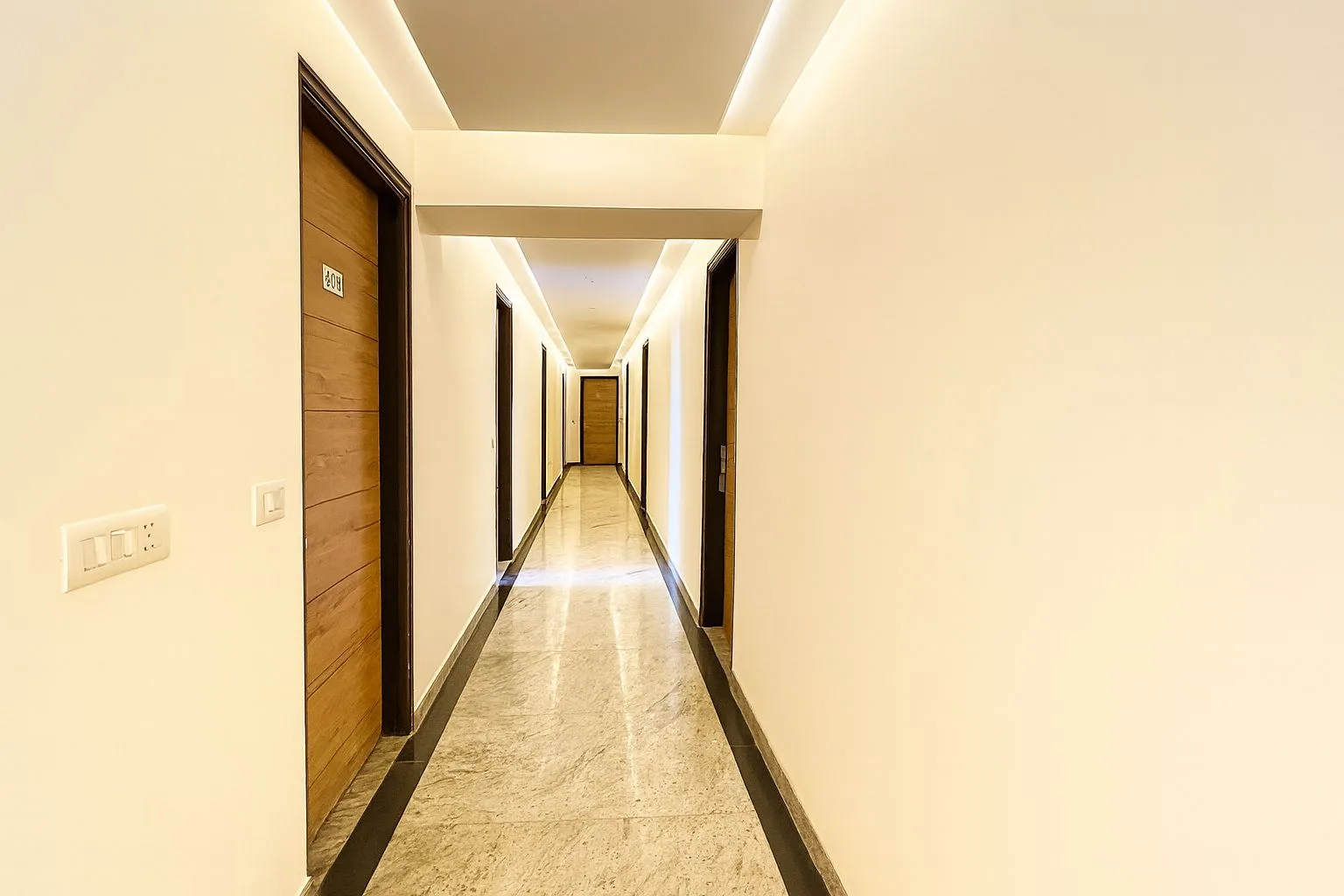 Hotel Good Luck lobby